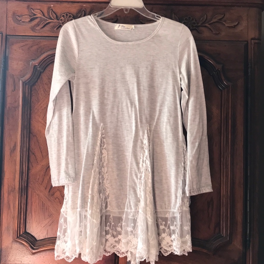 Grey long sleeve shirt